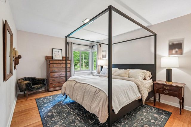 7524 W Wisconsin AVENUE, Wauwatosa, WI 53213