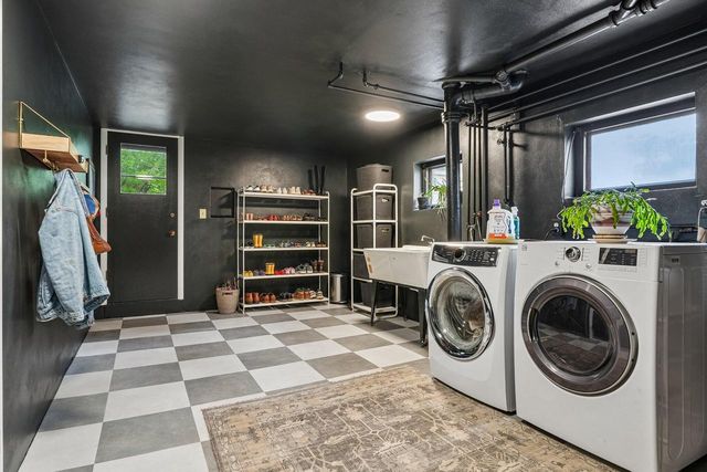 7524 W Wisconsin AVENUE, Wauwatosa, WI 53213