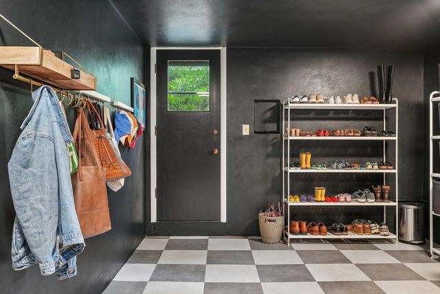 7524 W Wisconsin AVENUE, Wauwatosa, WI 53213