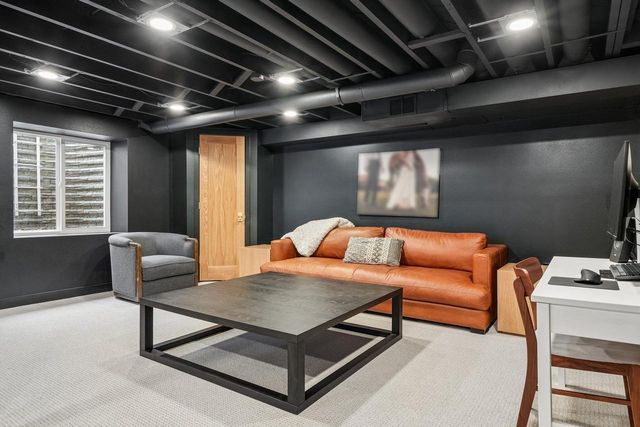 7524 W Wisconsin AVENUE, Wauwatosa, WI 53213