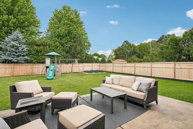7524 W Wisconsin AVENUE, Wauwatosa, WI 53213