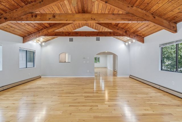 69 Lake St, Shrewsbury, MA 01545