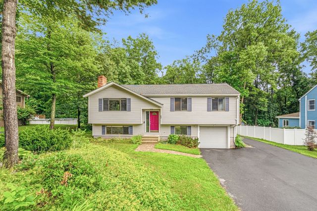 69 Lake St, Shrewsbury, MA 01545