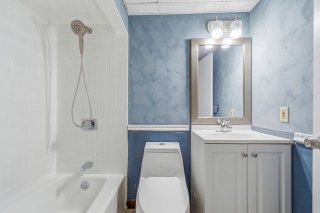 69 Lake St, Shrewsbury, MA 01545