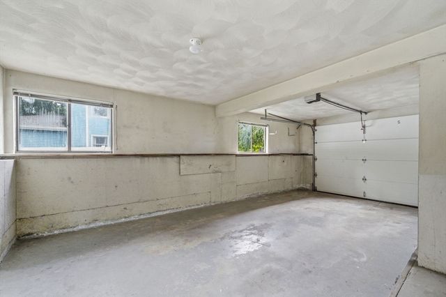 69 Lake St, Shrewsbury, MA 01545