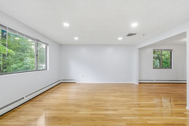 69 Lake St, Shrewsbury, MA 01545