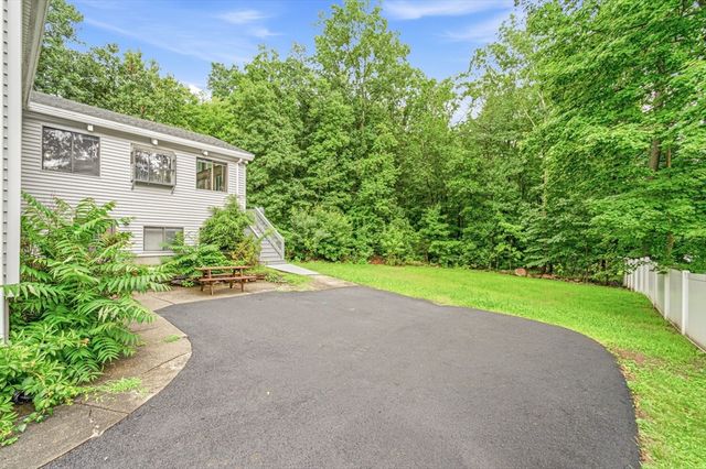 69 Lake St, Shrewsbury, MA 01545