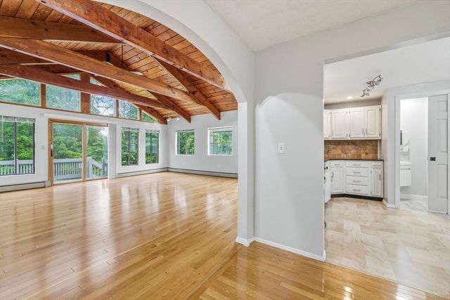 69 Lake St, Shrewsbury, MA 01545
