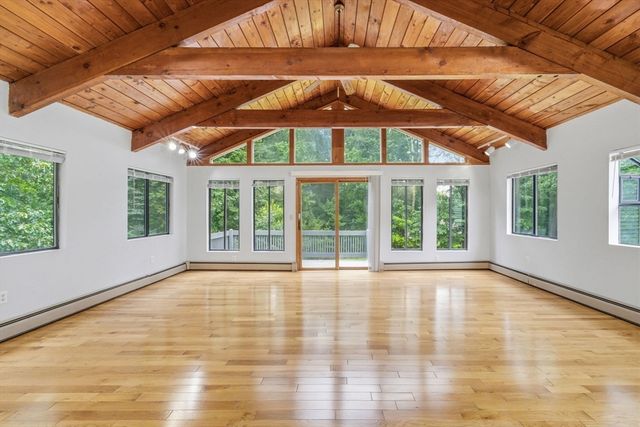 69 Lake St, Shrewsbury, MA 01545