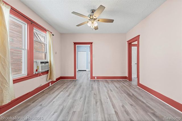 12140 Mitchell Street, Hamtramck, MI 48212