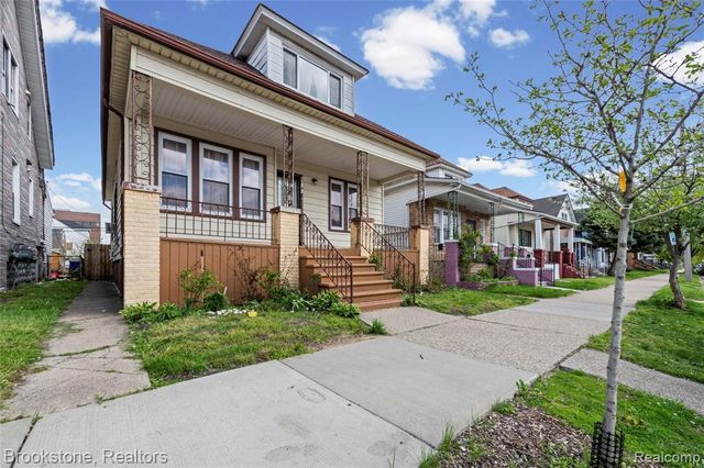 12140 Mitchell Street, Hamtramck, MI 48212