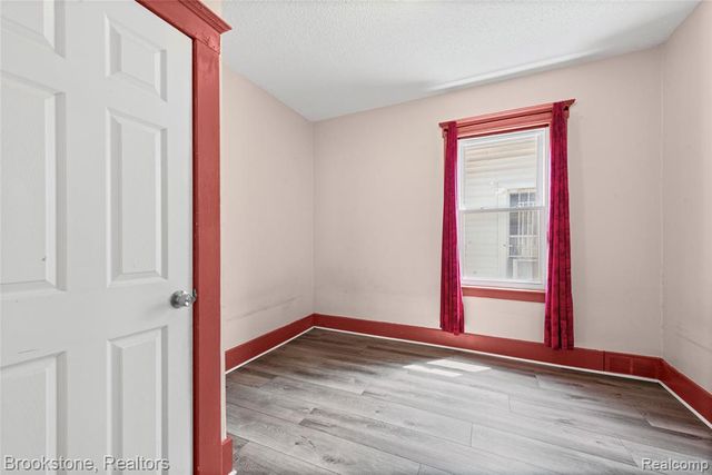 12140 Mitchell Street, Hamtramck, MI 48212