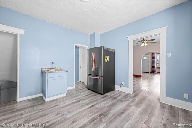 12140 Mitchell Street, Hamtramck, MI 48212