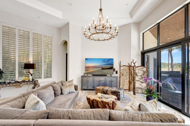 118 Via Quantera, Palm Beach Gardens, FL 33418