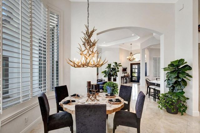 118 Via Quantera, Palm Beach Gardens, FL 33418