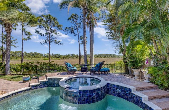 118 Via Quantera, Palm Beach Gardens, FL 33418