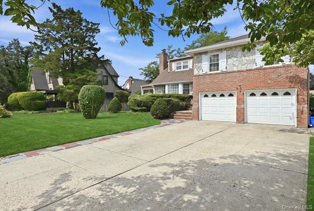 288 Brower Avenue, Rockville Centre, NY 11570