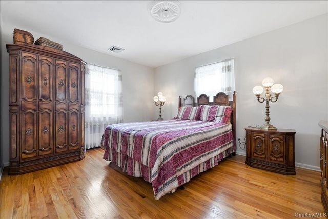 288 Brower Avenue, Rockville Centre, NY 11570