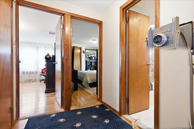 288 Brower Avenue, Rockville Centre, NY 11570
