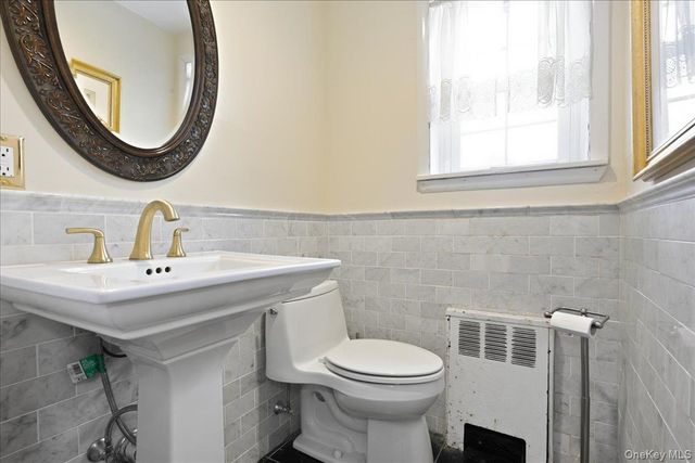 288 Brower Avenue, Rockville Centre, NY 11570