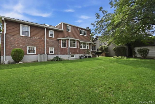 288 Brower Avenue, Rockville Centre, NY 11570