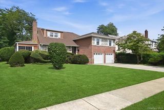 288 Brower Avenue, Rockville Centre, NY 11570