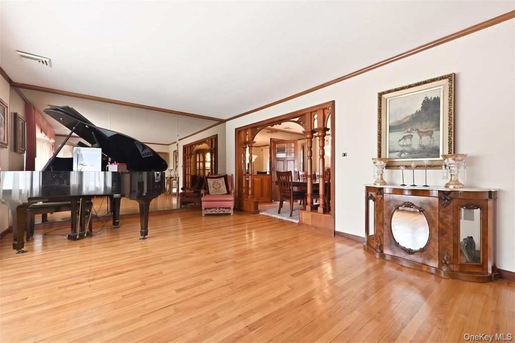 288 Brower Avenue, Rockville Centre, NY 11570 — photo 5