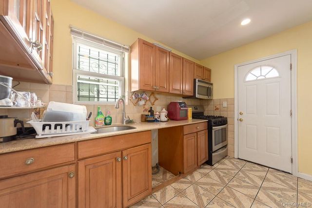 13449 230th Street, Springfield Gardens, NY 11413