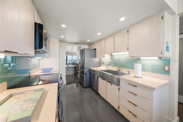 420 BEACH ROAD 606, Sarasota, FL 34242