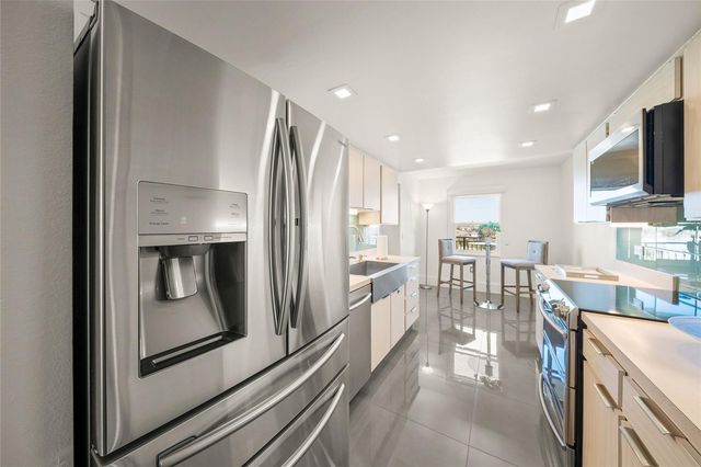 420 BEACH ROAD 606, Sarasota, FL 34242