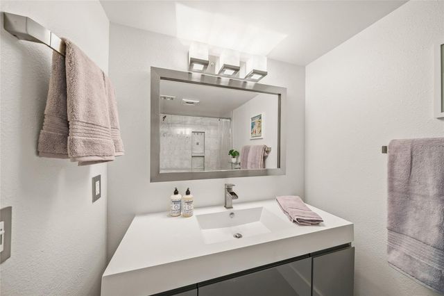 420 BEACH ROAD 606, Sarasota, FL 34242