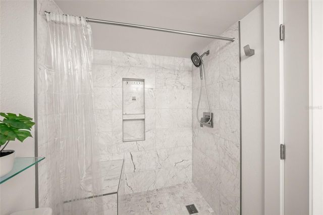 420 BEACH ROAD 606, Sarasota, FL 34242