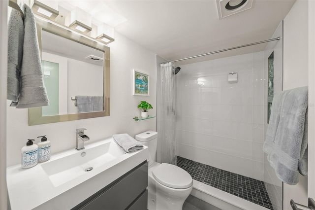 420 BEACH ROAD 606, Sarasota, FL 34242