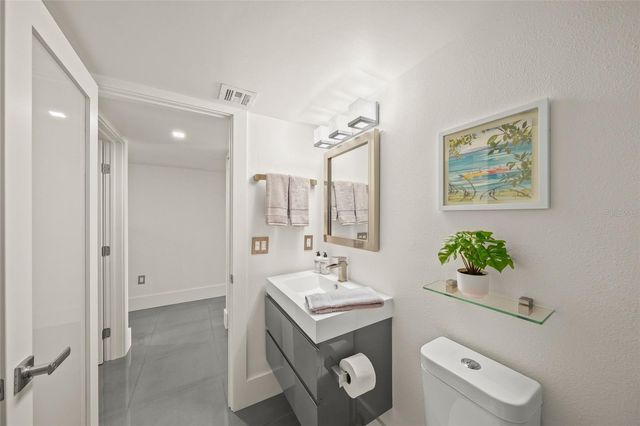 420 BEACH ROAD 606, Sarasota, FL 34242