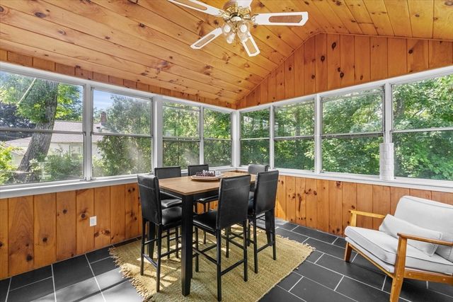 21 Fyrbeck Ave, Shrewsbury, MA 01545