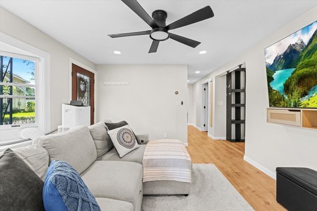 21 Fyrbeck Ave, Shrewsbury, MA 01545