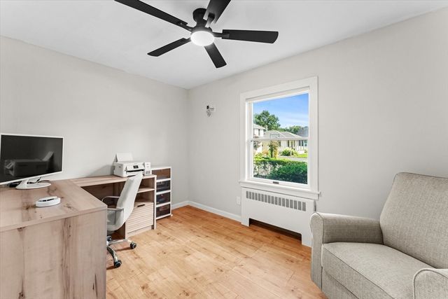 21 Fyrbeck Ave, Shrewsbury, MA 01545