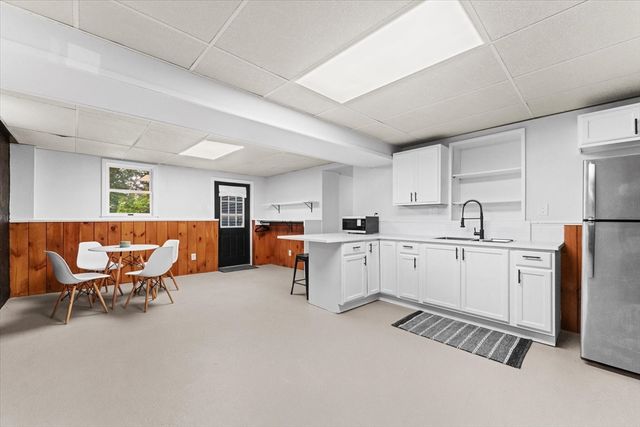 21 Fyrbeck Ave, Shrewsbury, MA 01545