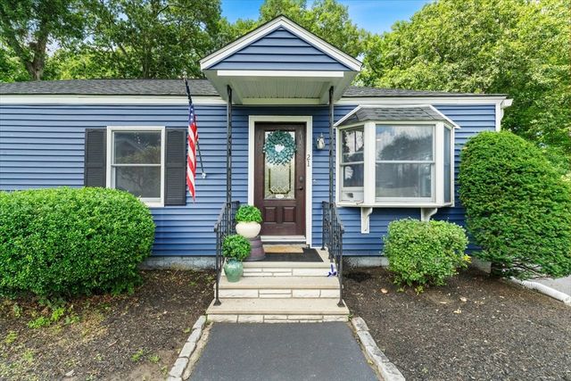 21 Fyrbeck Ave, Shrewsbury, MA 01545