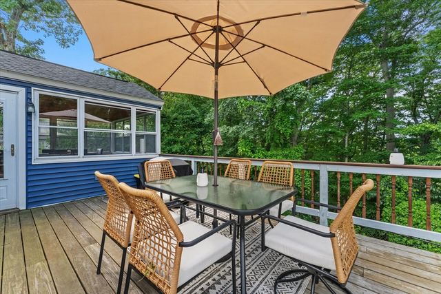 21 Fyrbeck Ave, Shrewsbury, MA 01545
