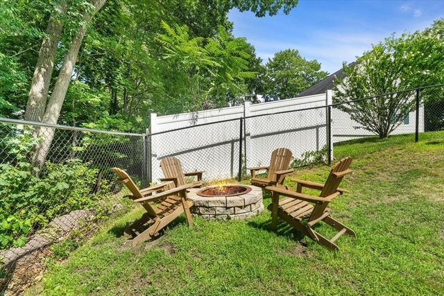 21 Fyrbeck Ave, Shrewsbury, MA 01545