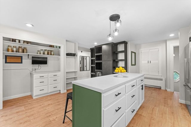 21 Fyrbeck Ave, Shrewsbury, MA 01545