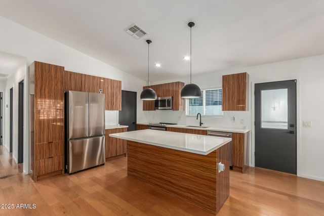 1129 E MCKINLEY Street, Phoenix, AZ 85006