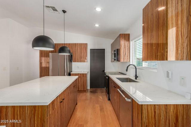 1129 E MCKINLEY Street, Phoenix, AZ 85006