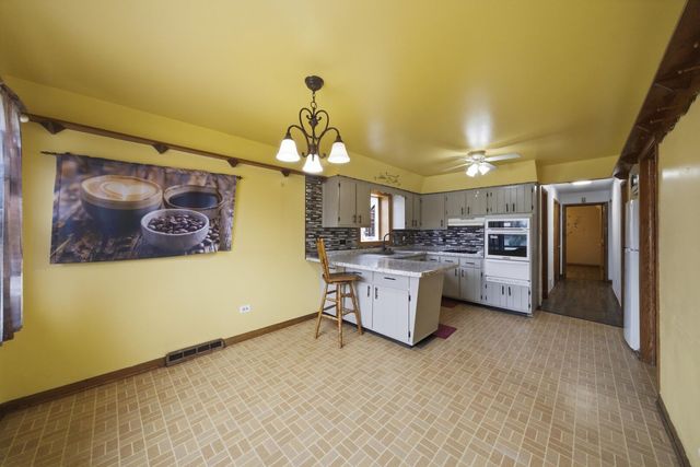 3654 W 80th Street, Chicago, IL 60652