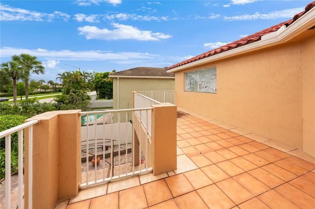 1443 SW 161st Ave, Pembroke Pines, FL 33027
