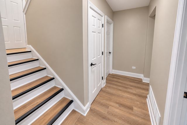 711 Southwind Drive, Carpentersville, IL 60110