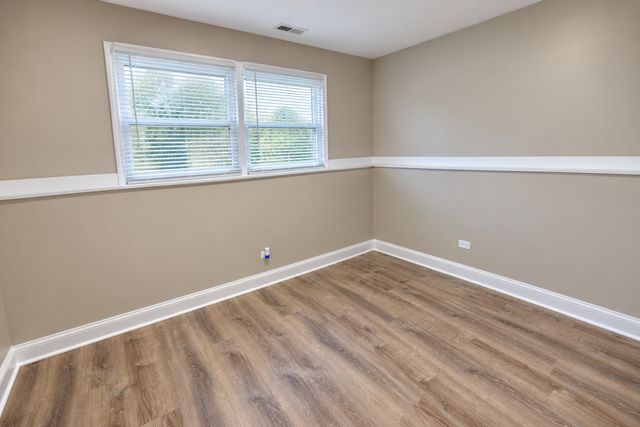 711 Southwind Drive, Carpentersville, IL 60110