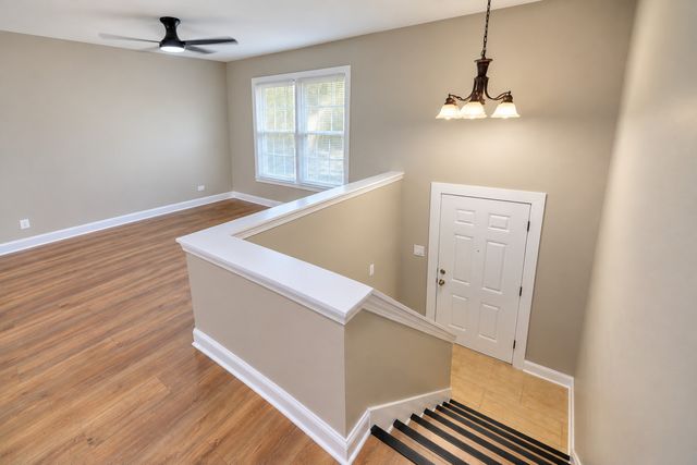 711 Southwind Drive, Carpentersville, IL 60110