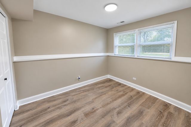 711 Southwind Drive, Carpentersville, IL 60110